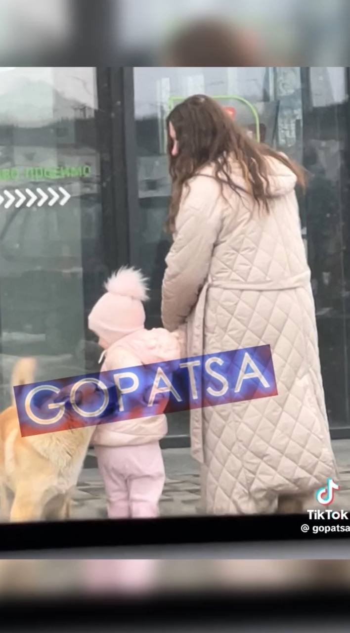 Могилевская засветилась на прогулке с ребенком. Малыш называл ее мамой